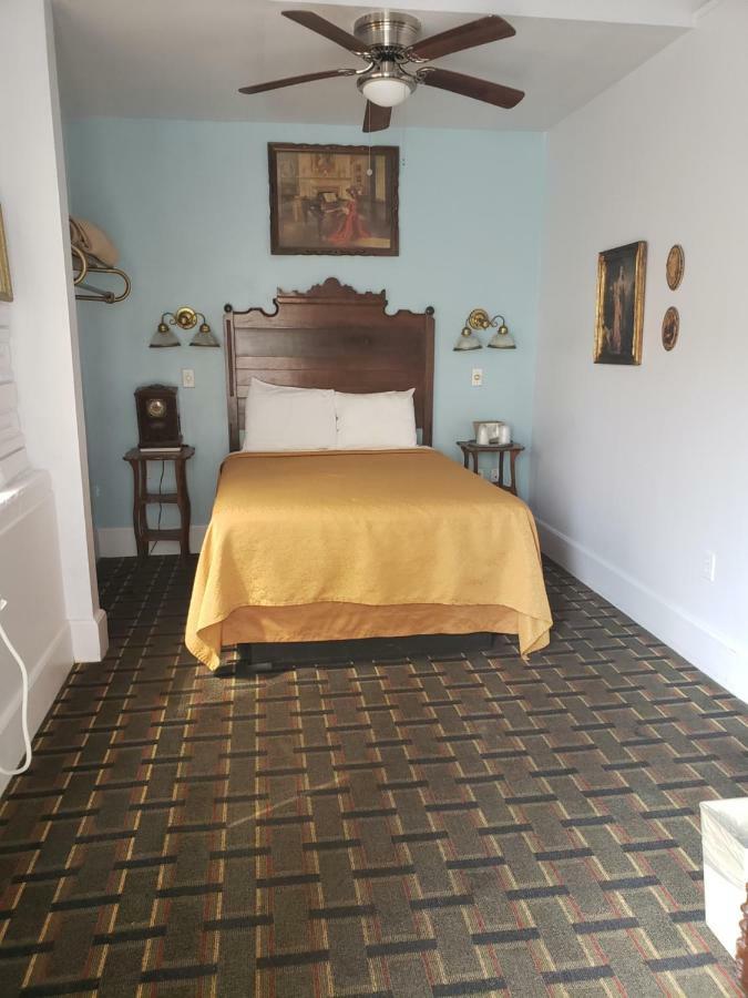 Topaz Motel - フラッグラー・ビーチ エクステリア 写真