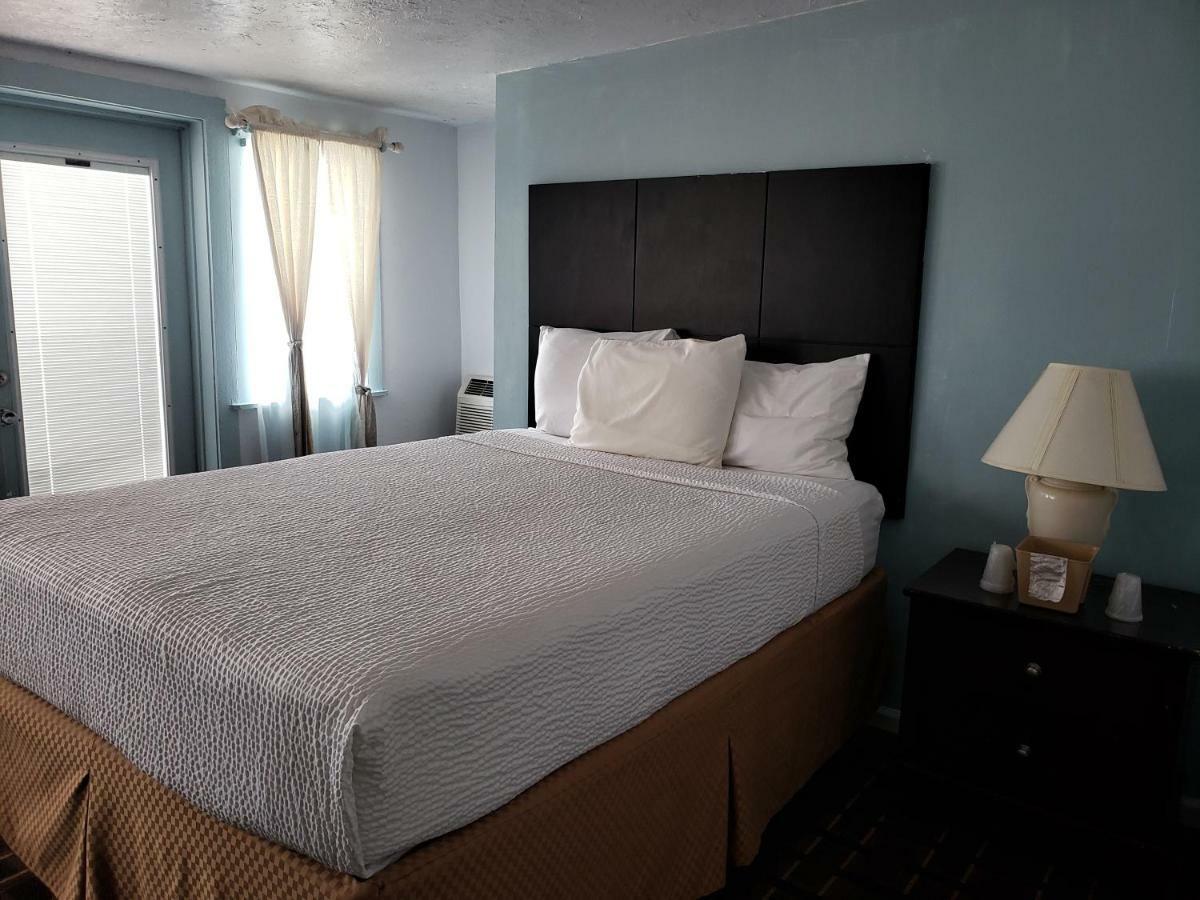 Topaz Motel - フラッグラー・ビーチ エクステリア 写真